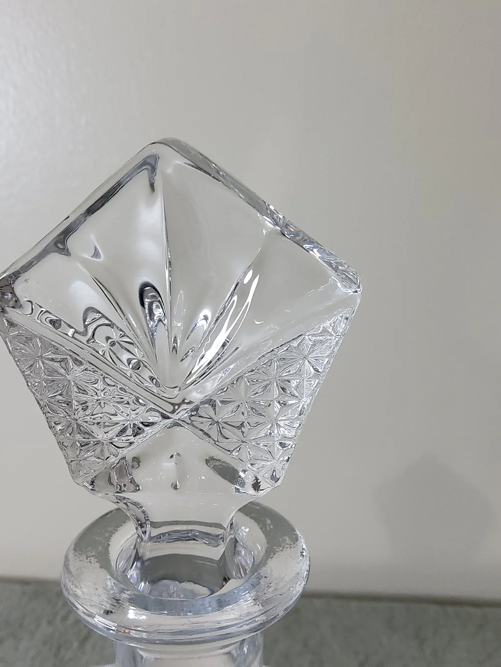 Godinger Dublin Crystal Triangle Whisky Decanter